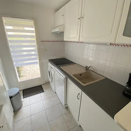 Maison Valras-plage, 3 Pieces, 6 Personnes - Fr-1-781-25 Holiday home *