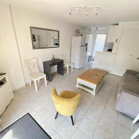 Maison Valras-plage, 3 Pieces, 6 Personnes - Fr-1-781-25 Holiday home *